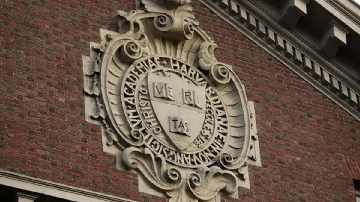 Pentagon Severs Scholarly Links With Harvard University