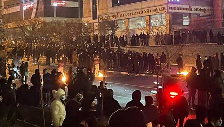 Iran Conducts Overnight Raids Amid Nationwide Protests