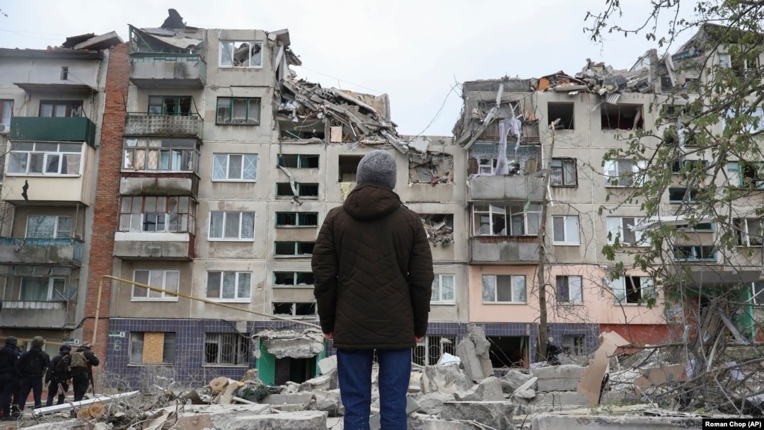 Ukraine Retakes 400km² As Russia Bombs Sloviansk, Talks Stall