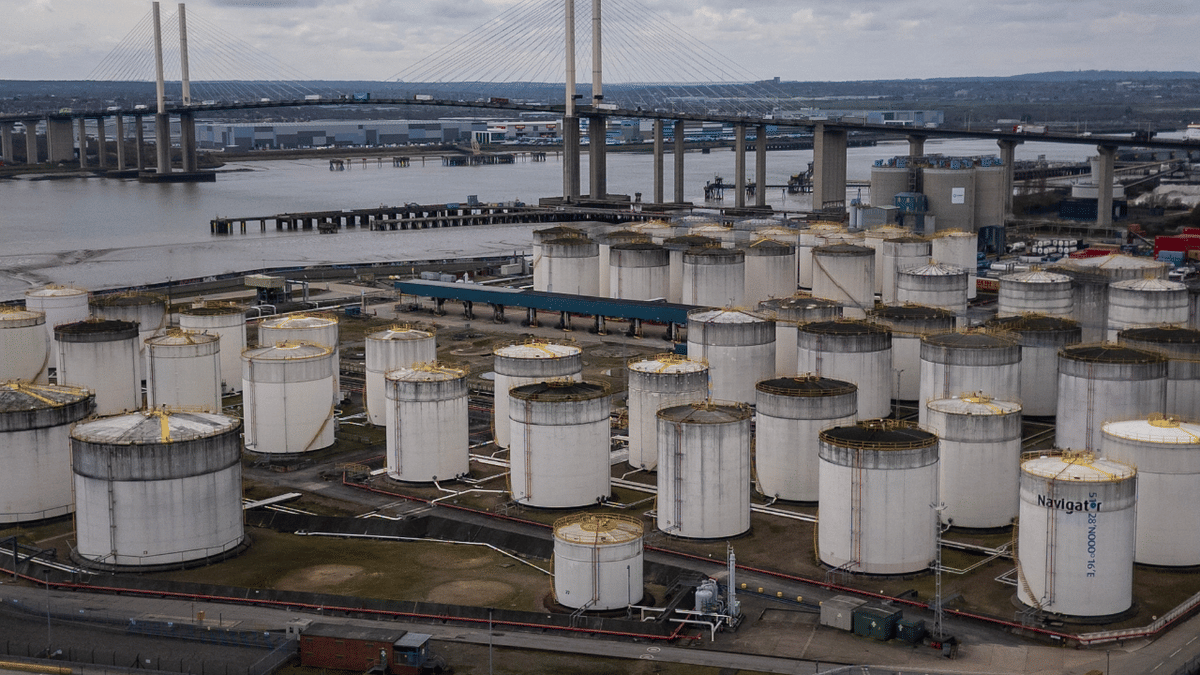 Oil Plunges As Trump Pauses Iran Power Plant Strikes