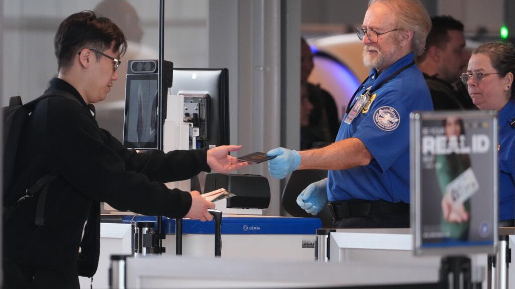 GOP Kills Bill To Compensate Federal Airport Employees