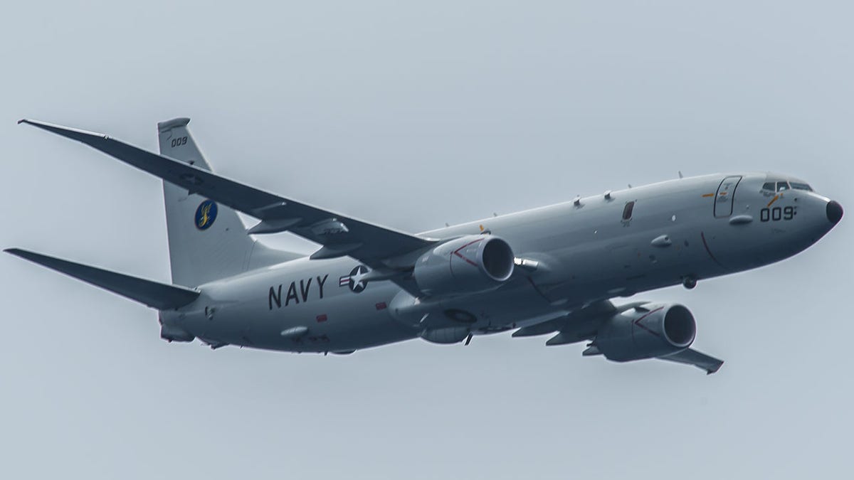 US Navy P-8A Transits Taiwan Strait Ahead of Trump China Trip