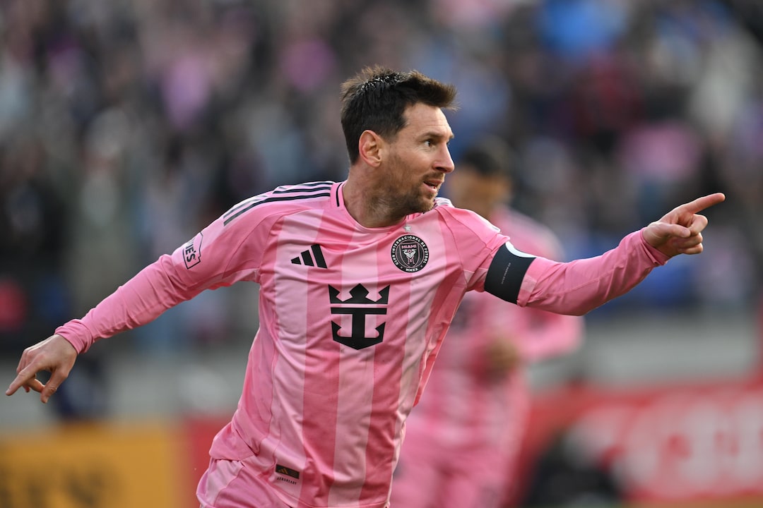 Lionel Messi Scores 900th Official Career Goal