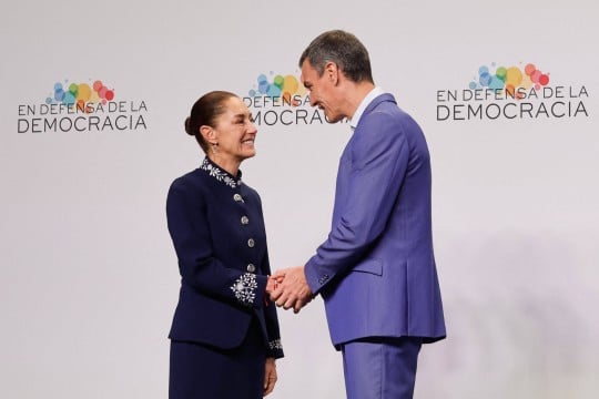 Eight-Year Rift Heals As Mexico President Visits Spain