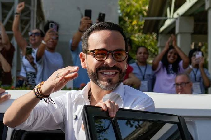 Right-Wing De La Espriella Edges Out Colombia Presidency